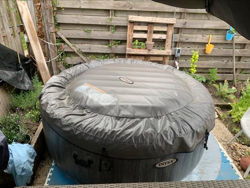 Intex pure spa sb hwf20, Tuin en Terras, Bubbelbaden en Hottubs, Zo goed als nieuw, Opblaasbaar, Afdekzeil, Grondzeil, Pomp, Ophalen