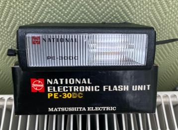 Camera flitser National Electronic Flash Unit PE-30DC  beschikbaar voor biedingen