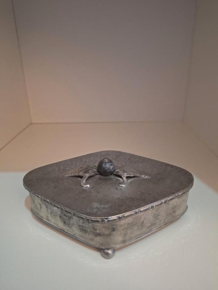 Art Nouveau sieradendoosje met gravure  Denemarken 1920, Antiek en Kunst, Antiek | Tin, Ophalen of Verzenden