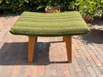 Vintage / retro voetenbankje / poef opnieuw bekleed, Vintage, retro, Minder dan 50 cm, Ophalen of Verzenden, Zo goed als nieuw