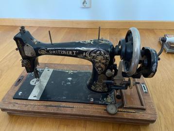 Antiek Gritzner naaimachine beschikbaar voor biedingen