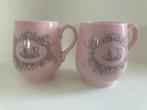 Twee roze bekers/mokken - Lyndsay's Dreams & Wishes, Huis en Inrichting, Keuken | Servies, Gebruikt, Ophalen of Verzenden, Overige stijlen