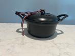 Nieuwe Staub La Cocotte 12 cm mat zwart, Huis en Inrichting, Keuken | Potten en Pannen, Gietijzer, Nieuw, Ophalen of Verzenden