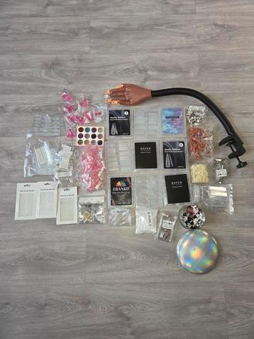 Nagelspullen Pakket beschikbaar voor biedingen