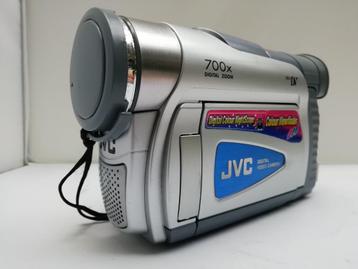 JVC GR-D21E (0.8MP, 16x zoom, miniDV, IS) beschikbaar voor biedingen