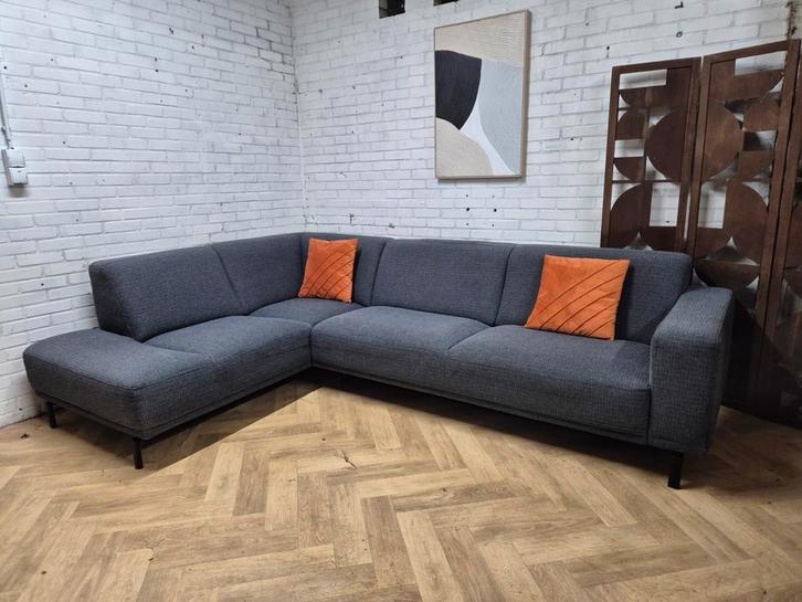 Hoekbank | Montel | Modern, Huis en Inrichting, Banken | Bankstellen, Zo goed als nieuw, Stof, Ophalen of Verzenden