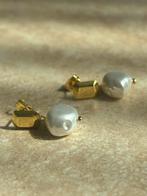 Oorbellen goud met parel, Overige materialen, Nieuw, Ophalen of Verzenden, Met edelsteen