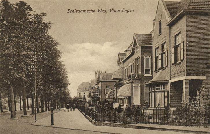 Schiedamsche Weg, Vlaardingen - volk - 1928 gelopen, Verzamelen, Ansichtkaarten | Nederland, Ongelopen, Zuid-Holland, Voor 1920