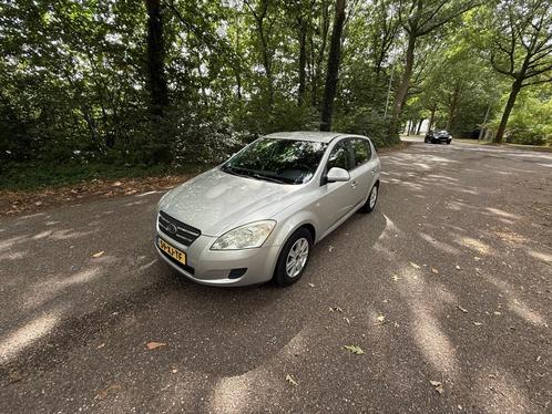 Kia Cee'd 1.4 X-tra Nieuwe Apk Complete onderhoudshistorie, Auto's, Kia, Bedrijf, Te koop, (Pro) Cee d, ABS, Airbags, Airconditioning