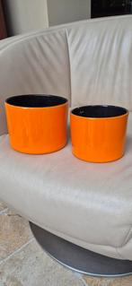 Twee vintage oranje bloempotten 12x16 en 10x13 cm 20 euro, Tuin en Terras, Bloempotten, Rond, Ophalen of Verzenden, Zo goed als nieuw