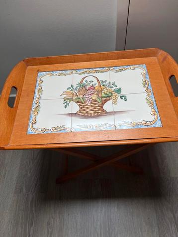 Bijzettafel/dienblad met Portugese tegels beschikbaar voor biedingen