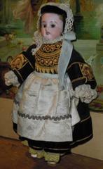 Antieke Franse pop met porseleinen hoofd - Bretagne, Antiek en Kunst, Antiek | Speelgoed, Ophalen of Verzenden
