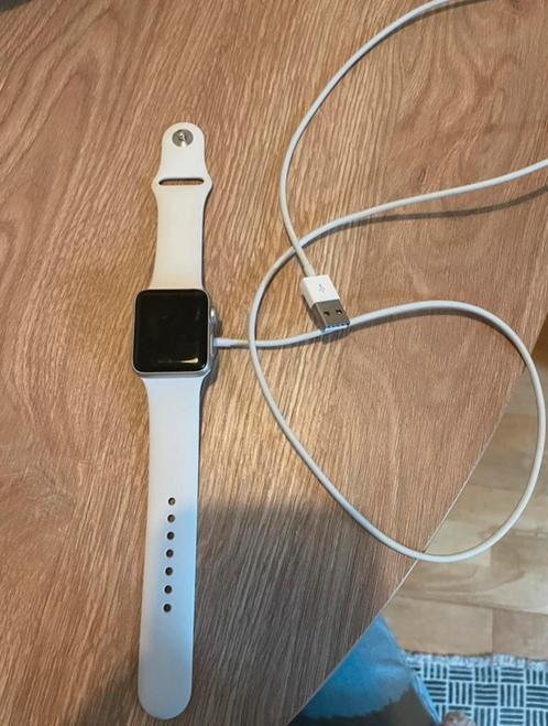 Apple watch serie 3 silver aluminium 38 mm, Sieraden, Tassen en Uiterlijk, Smartwatches, Gebruikt, iOS, Wit, Afstand, Calorieverbanding