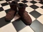 Bruine UGG Bailey Button mini Maat 38, Kleding | Dames, Schoenen, UGG, Bruin, Lage of Enkellaarzen, Ophalen of Verzenden