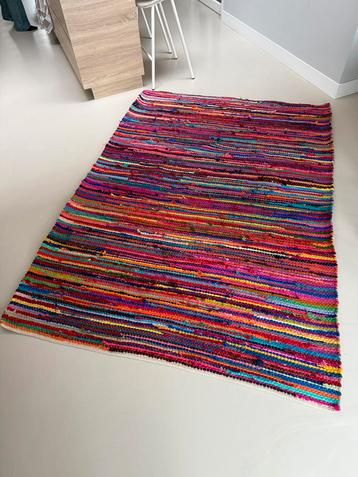 Kleurrijk vloerkleed 1,60 x 2,35 beschikbaar voor biedingen