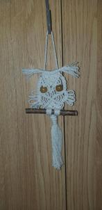 Handgemaakten witte kleine Macrame uil 19 cm lang 8 cm breed, Huis en Inrichting, Woonaccessoires | Wanddecoraties, Ophalen of Verzenden