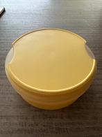 Tupperware Koektrommel - Geel, Huis en Inrichting, Keuken | Tupperware, Ophalen of Verzenden, Gebruikt, Geel, Bus of Trommel