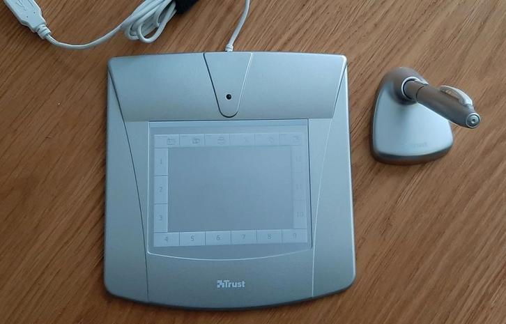 Trust mini tablet / tekentablet, Computers en Software, Tekentablets, Zo goed als nieuw, Bedraad, Ophalen of Verzenden