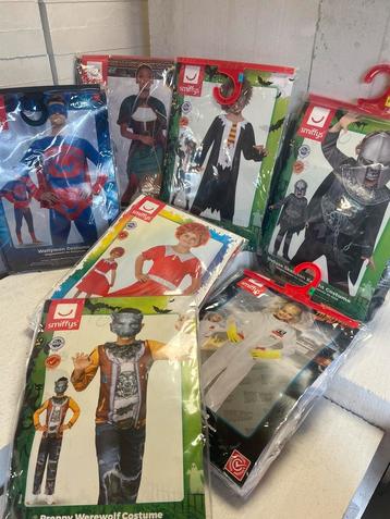 Te koop partij verkleed. kleding beschikbaar voor biedingen