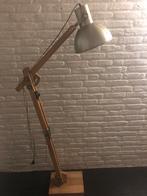 Houten vloerlamp met metalen kap, Huis en Inrichting, Lampen | Vloerlampen, Ophalen, Gebruikt, Hout, 150 tot 200 cm