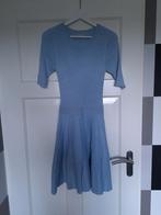 Prachtige jurk van Jacky Luxury – lichtblauw glittertje, Maat 38/40 (M), Blauw, Ophalen of Verzenden, Knielengte