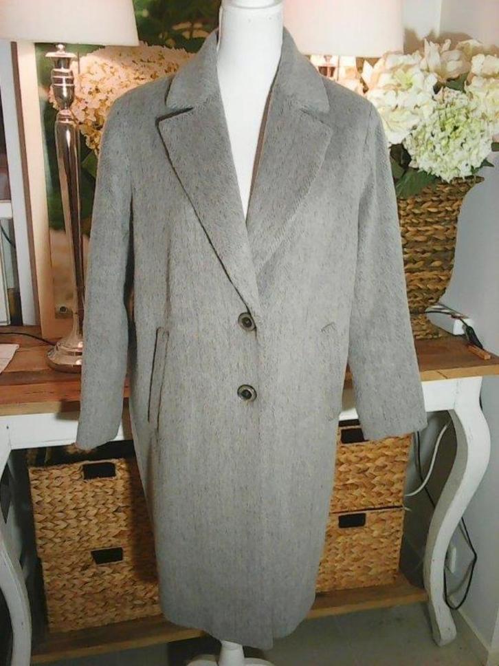 Chique, stijlvolle, Lichtgrijze lama-jas Comma, 36-38, ZGAN, Kleding | Dames, Jassen | Winter, Zo goed als nieuw, Maat 38/40 (M)