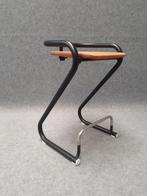 Krukken, Huis en Inrichting, 4 krukken, Ophalen, 60 tot 90 cm