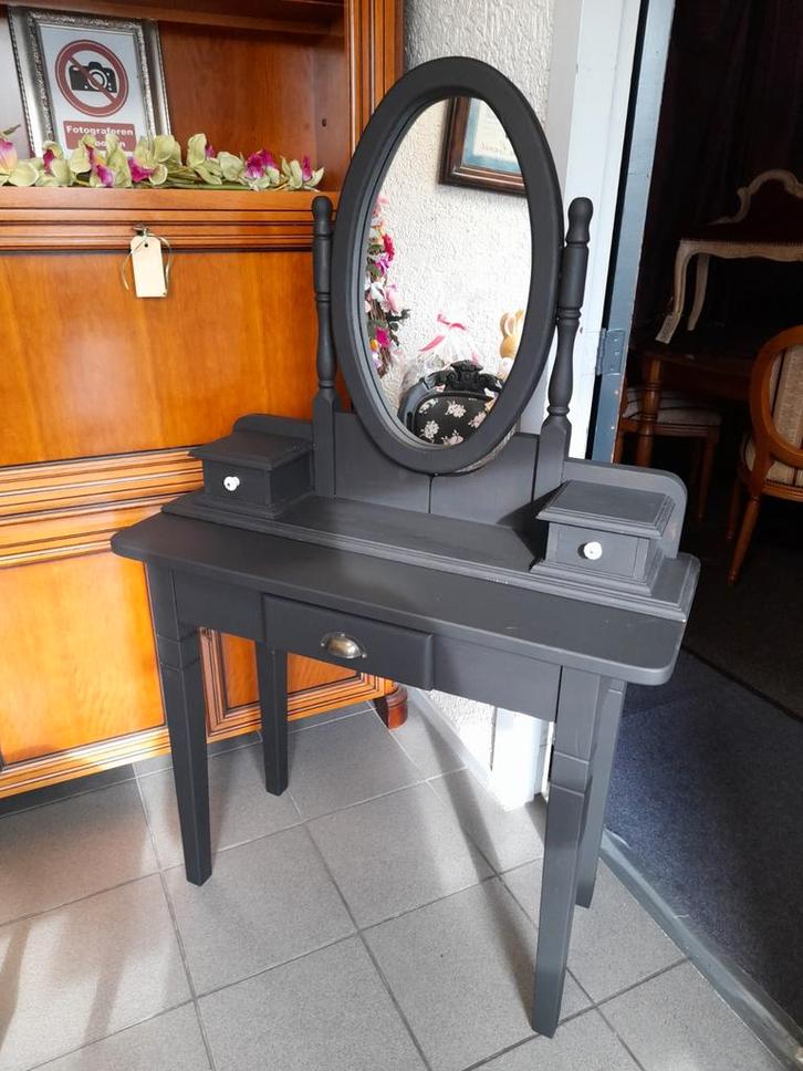 Mat zwarte kap tafel, Antiek en Kunst, Antiek | Meubels | Tafels, Ophalen of Verzenden