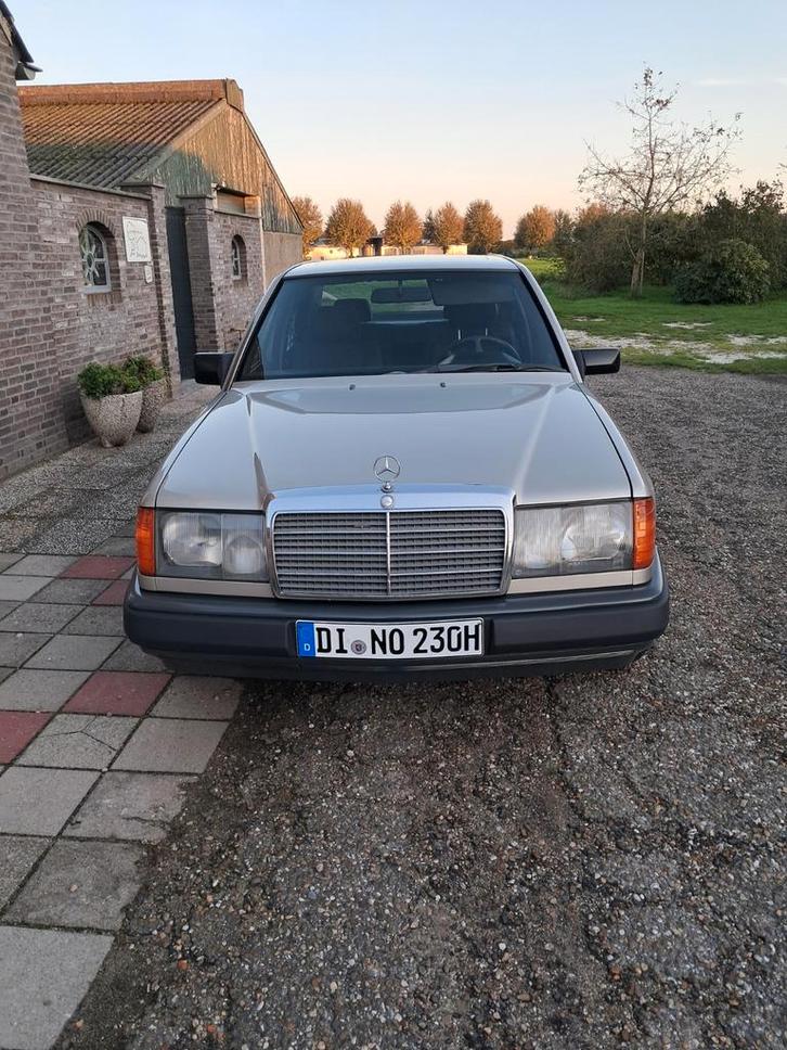 Mercedes 230E autmatic  8/1985  belasting vrij, Auto's, Oldtimers, Particulier, Ophalen