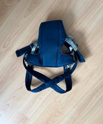 Babydrager beschikbaar voor biedingen