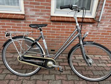 Te koop zeer nette batavus fuego damesfiets beschikbaar voor biedingen