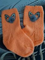 Van 1 tot 2 jaar  handgemaakte gebreide sokken voor een meis, Kinderen en Baby's, Babykleding | Schoentjes en Sokjes, Ophalen of Verzenden