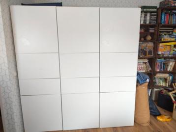 3x Ikea kast beschikbaar voor biedingen