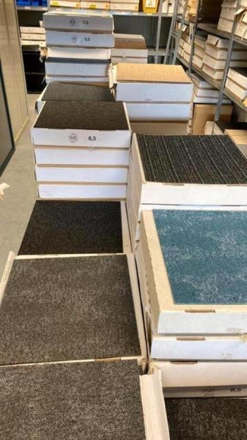 Tapijttegels vanaf €1,- tot €3,- per stuk | A Kwaliteit beschikbaar voor biedingen