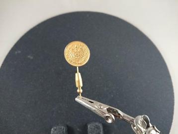 Gouden speldje van munt ~ info gevraagd!  beschikbaar voor biedingen