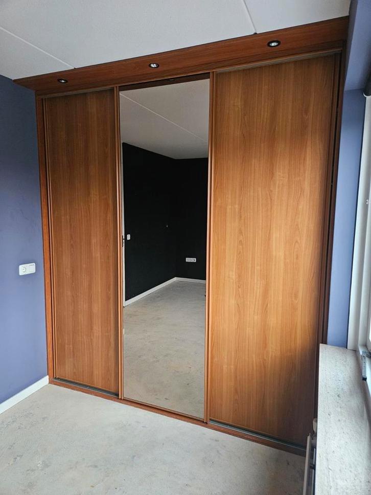 Inbouwkast met schuifdeuren, Huis en Inrichting, Kasten | Kledingkasten, Zo goed als nieuw, 200 cm of meer, 200 cm of meer, 50 tot 75 cm