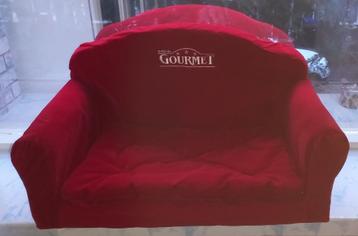 Rode velvet kattensofa van Gourmet beschikbaar voor biedingen