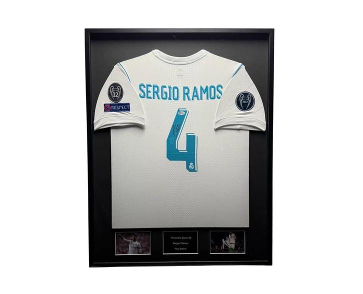 Sergio Ramos Real Madrid 17/18 ingelijst thuis shirt, Verzamelen, Sportartikelen en Voetbal, Nieuw, Shirt, Buitenlandse clubs