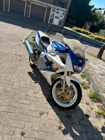 Yamaha fzr1000 “91” beschikbaar voor biedingen