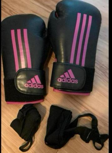 Adidas bokshandchoenen 12 oz met wikkels beschikbaar voor biedingen