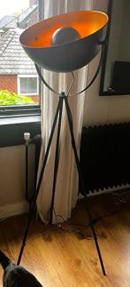 Industriële vloerlamp tripod zwart - Magna 40 Eglip, Huis en Inrichting, Lampen | Vloerlampen, Ophalen, Zo goed als nieuw, Metaal