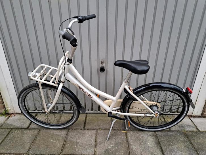 Small citybike 24inch 3 gears. Rider height:+/-140-153+cm, Fietsen en Brommers, Fietsen | Dames | Omafietsen, Zo goed als nieuw