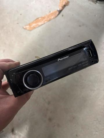 Auto radio Pioneer en JVC beschikbaar voor biedingen