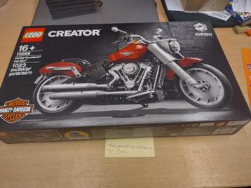 LEGO set 10269 - Harley-Davidson Fat Boy