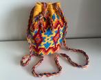 Prachtige eyecatcher: Kleurrijk gehaakt Mochila buideltasje., Ophalen of Verzenden, Nieuw, Haken, Overige typen