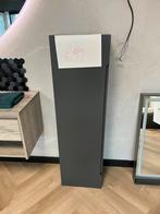 Kolomkast gespoten meubel was showroomodel, Ophalen, (Half)hoge kast, Minder dan 50 cm, Nieuw