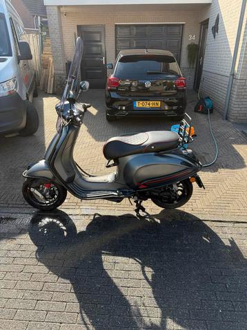 Mooie Vespa Sprint te koop! beschikbaar voor biedingen