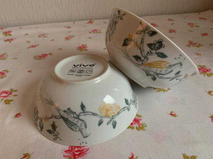 AH Vivo schaal kom kraanvogel, Huis en Inrichting, Keuken | Servies, Gebruikt, Schaal of Schalen, Overige stijlen, Porselein, Ophalen of Verzenden