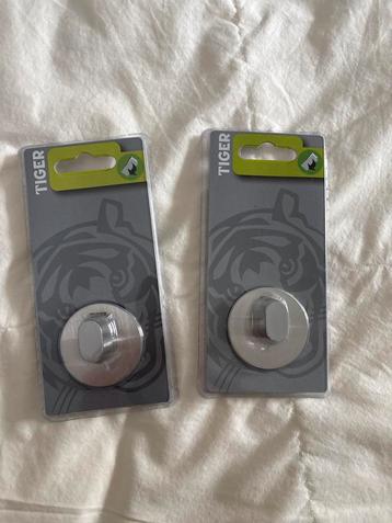 2x Tiger Wandhaken - Nieuw in Verpakking beschikbaar voor biedingen