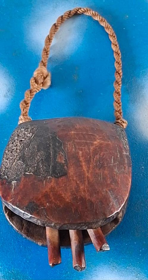 Geitenbel. Hout. Oud. Houtsnijwerk. 10/10 cm., Antiek en Kunst, Curiosa en Brocante, Ophalen